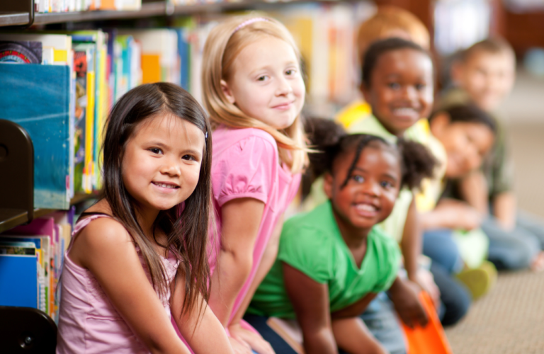 kinderen voor bibliotheek