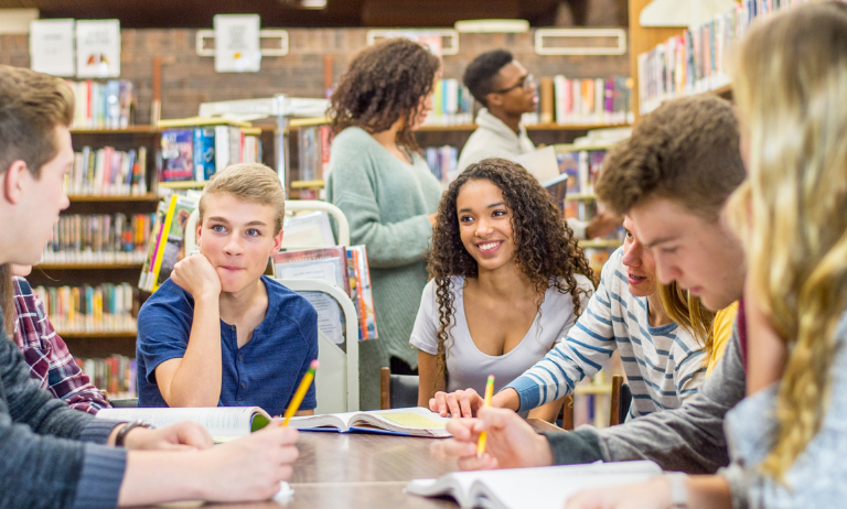 Leesplezier leesbevordering en leven lang leren samen met bibliotheken